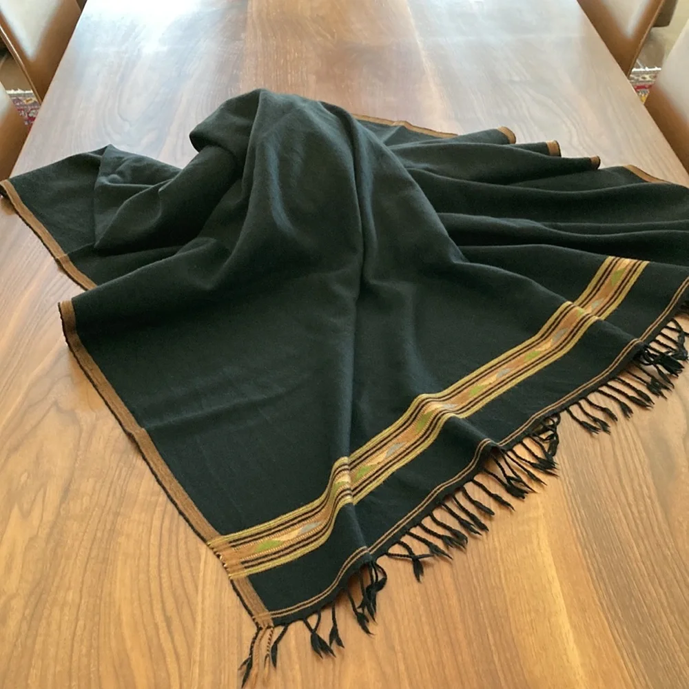 Huge Wool Wrap - Picture 3 of 4